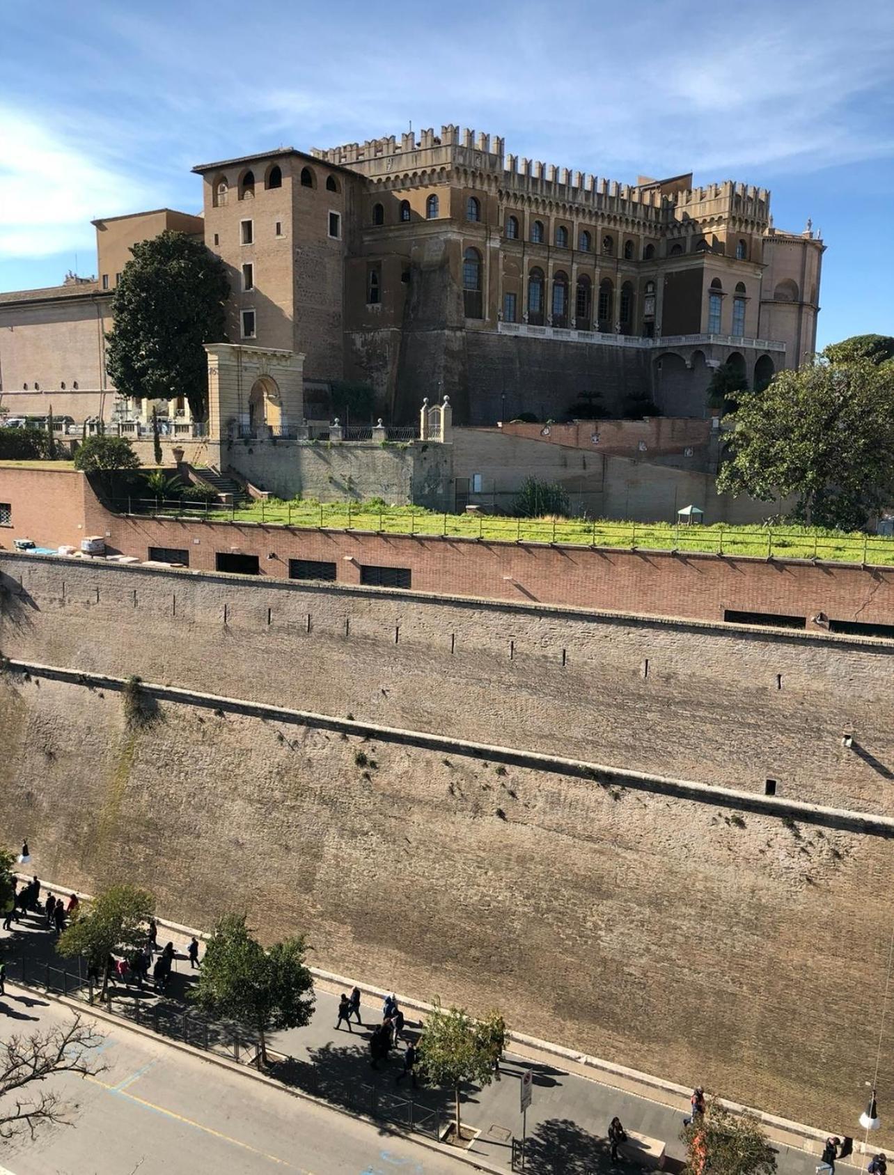 Zeus Group Vatican Pensión